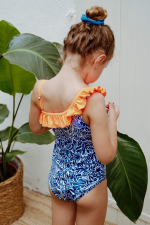 Girl wearing a one-piece swimsuit Amazonico