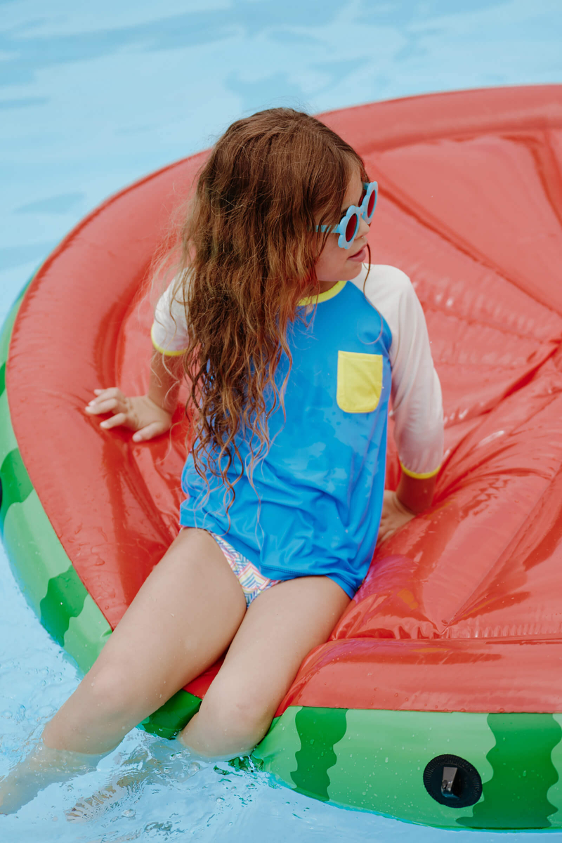 Enfant portant un Top Anti-UV Hortensia